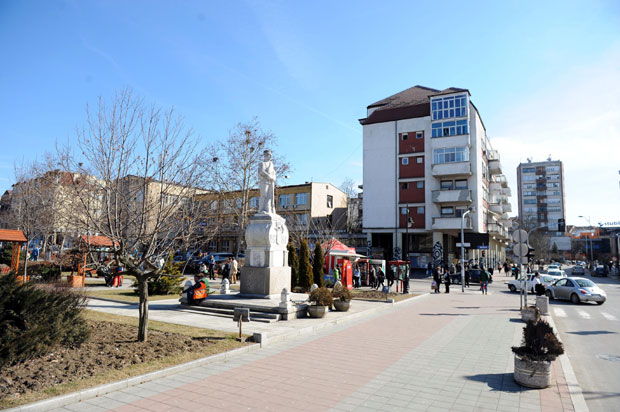 Младеновац: Из славина тече мутно, надлежни без одговора